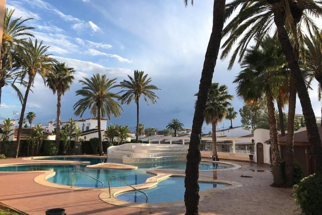 Estudio En Denia Con Piscina Y Wifi Privada, A 100 M Del Mar Eksteriør bilde